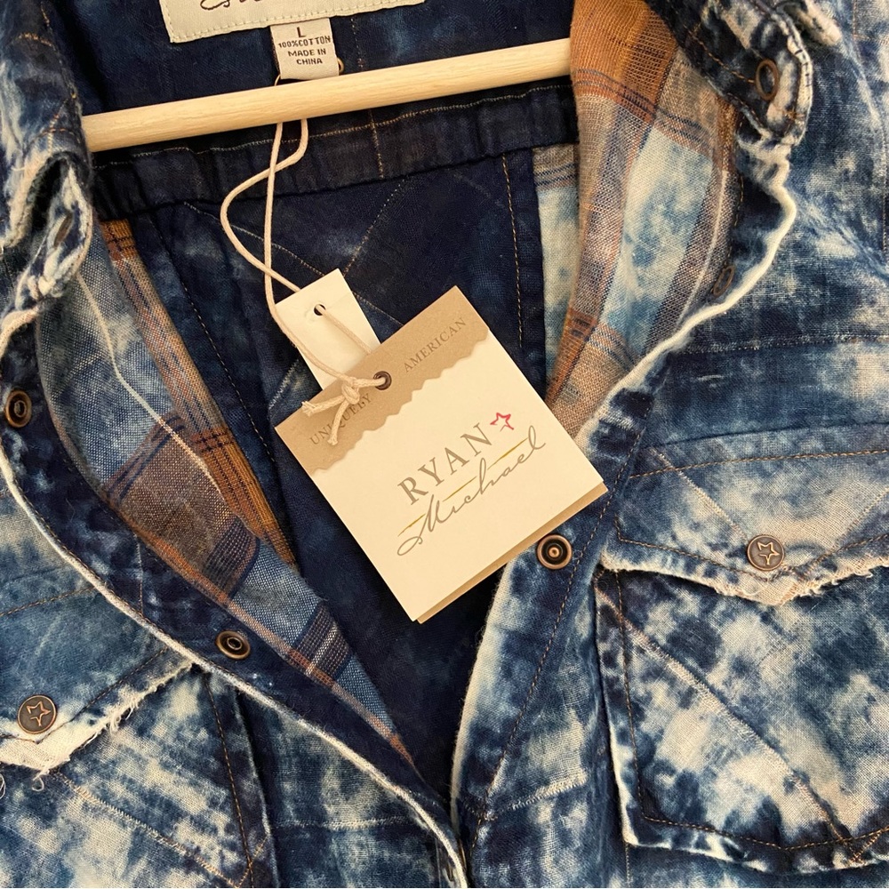 RYAN MICHAEL ⭐️NWT  Button Down/Tunic in Acid Washed Blue - Picture 11 of 14